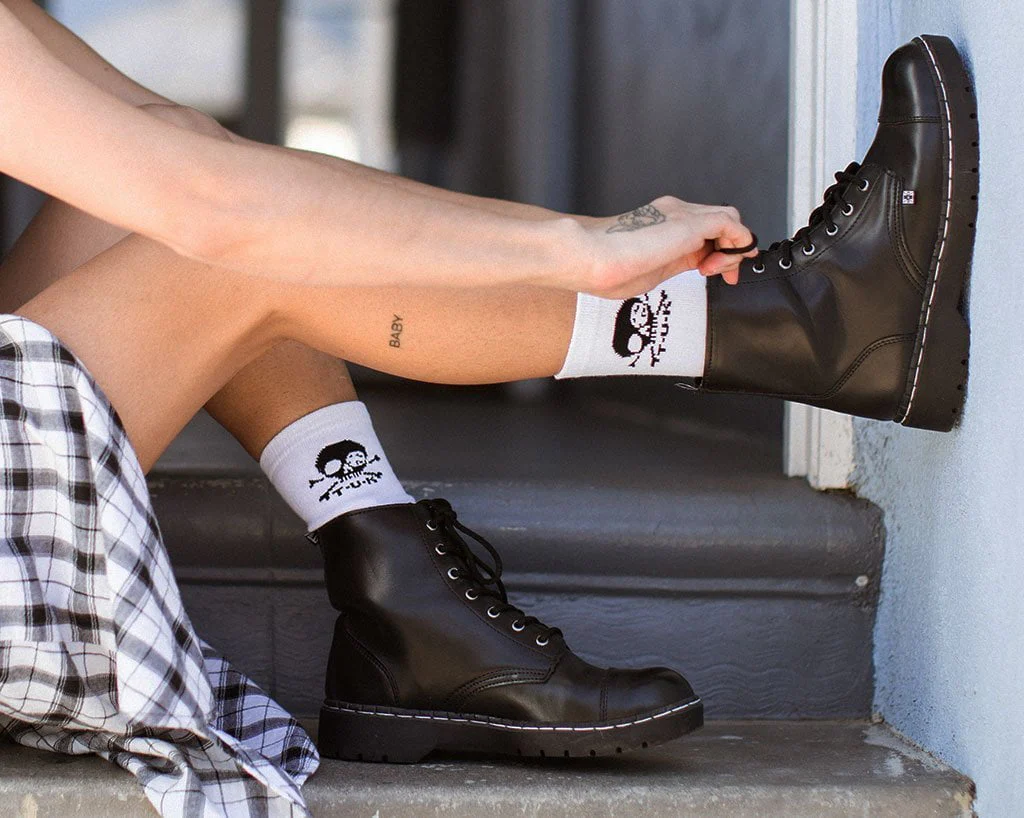 Black Waxy 7-Eye Capped Toe Boot - Image 7