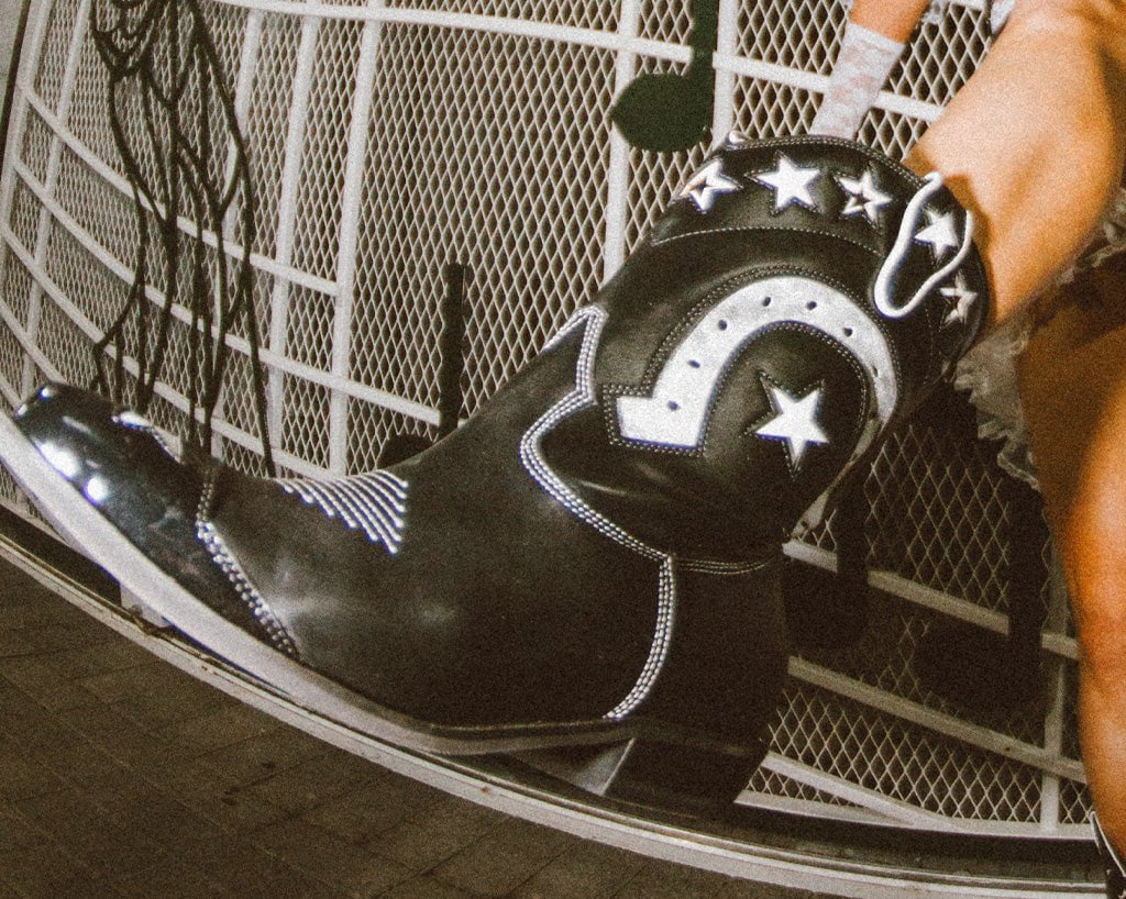 Black & White Horseshoe Star Western Boot - Image 2