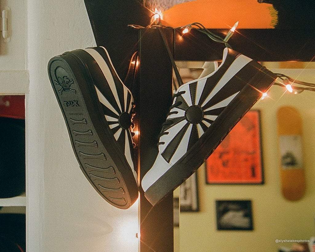 White & Black Sunburst Sneaker - Image 7