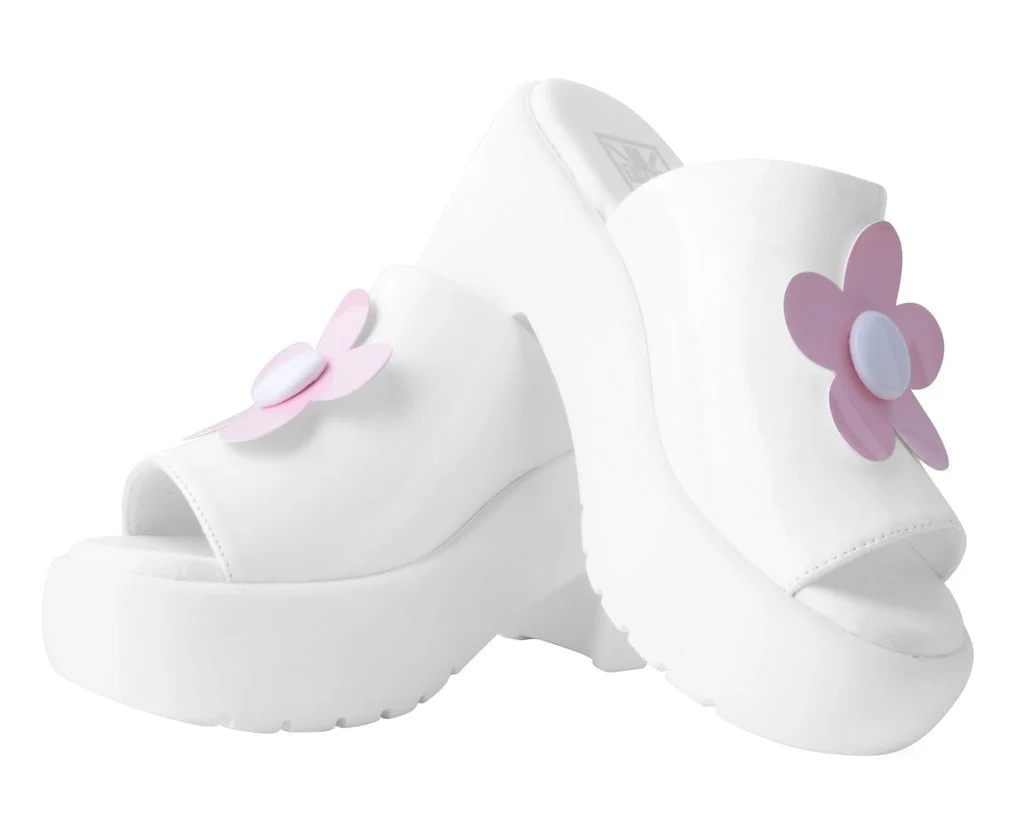 White & Pink Daisy Bubble Mule - Image 3